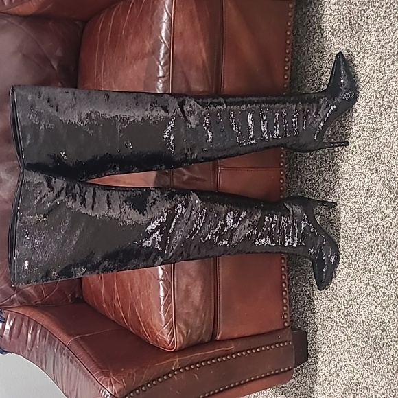 Boots - Picture 4 of 8